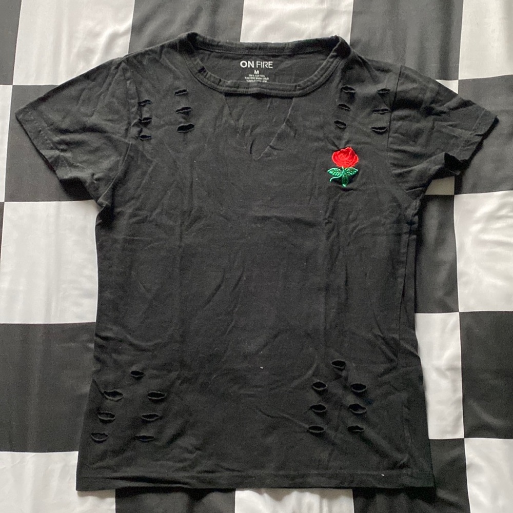 T-shirt with cutout and rose patch